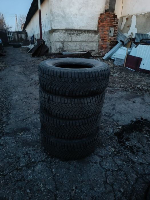Продам комплект зимней резины Michelin