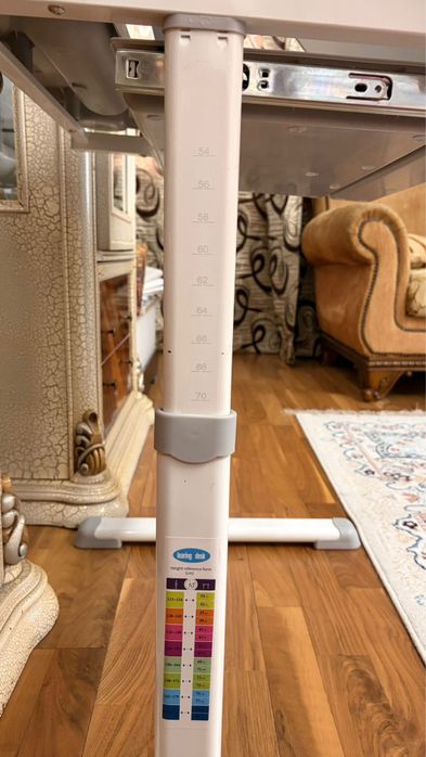 Продается стол, в хорошем состоянии!