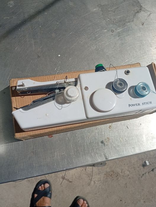 Ручная швейная машинка