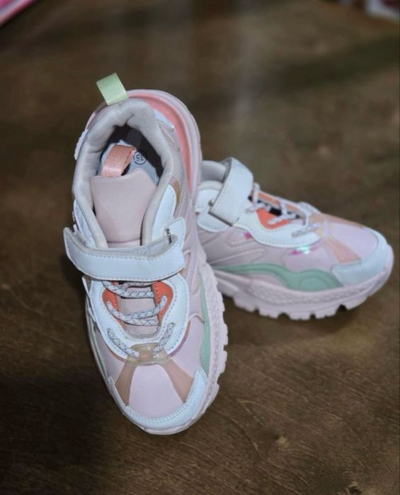 Кроссовки детские новые