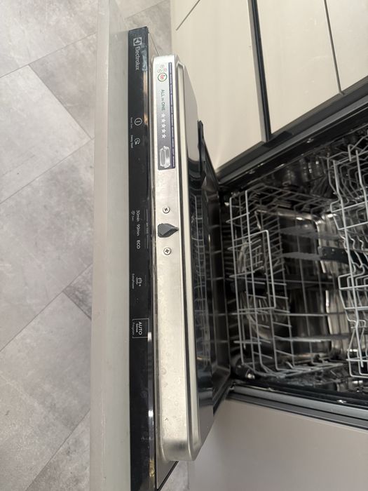 Посудамойка Electrolux