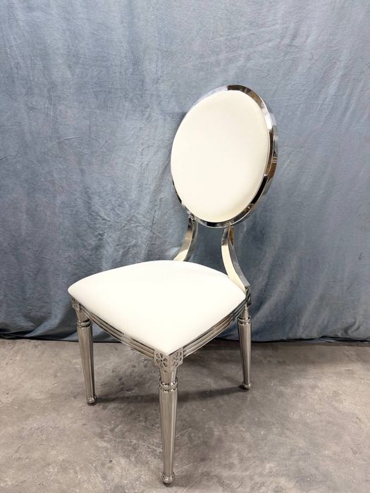 Стильный банкетный стул в классическом дизайне