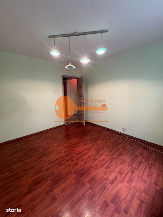 3 camere Crangasi-Zboina Neagra( Geam baie )