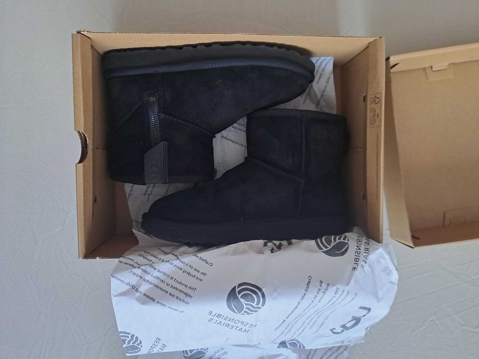 UGG - Ghete de piele întoarsă