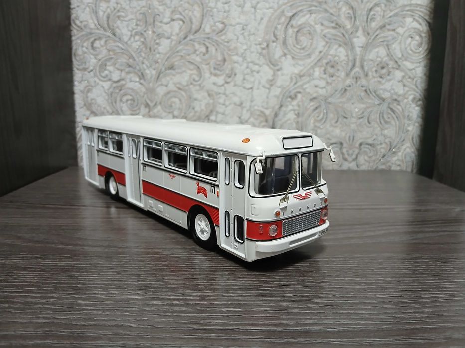 Коллекционные модели в маштабе 1/43.