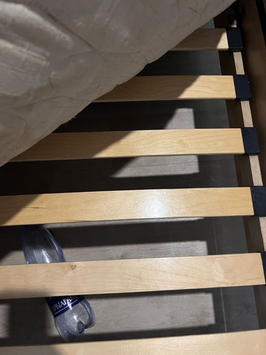 Кровать с матрасом двуспальная