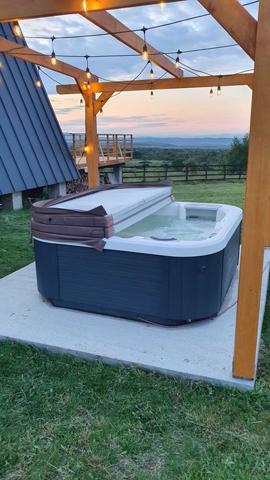 Jacuzzi exterior