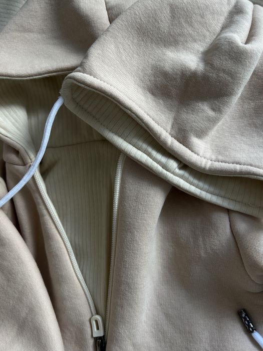 Продам комбинезон на  выписку ВЕСНА