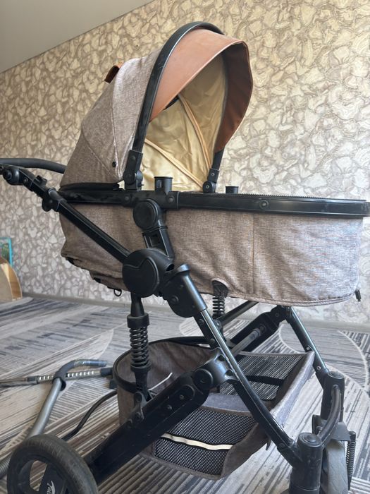 Коляска продам срочно