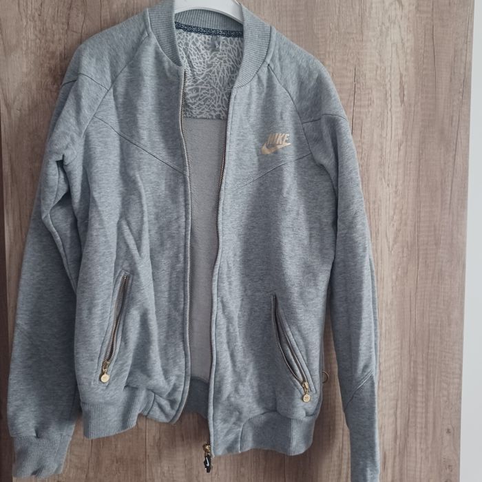 Яке Adidas, горници Nike