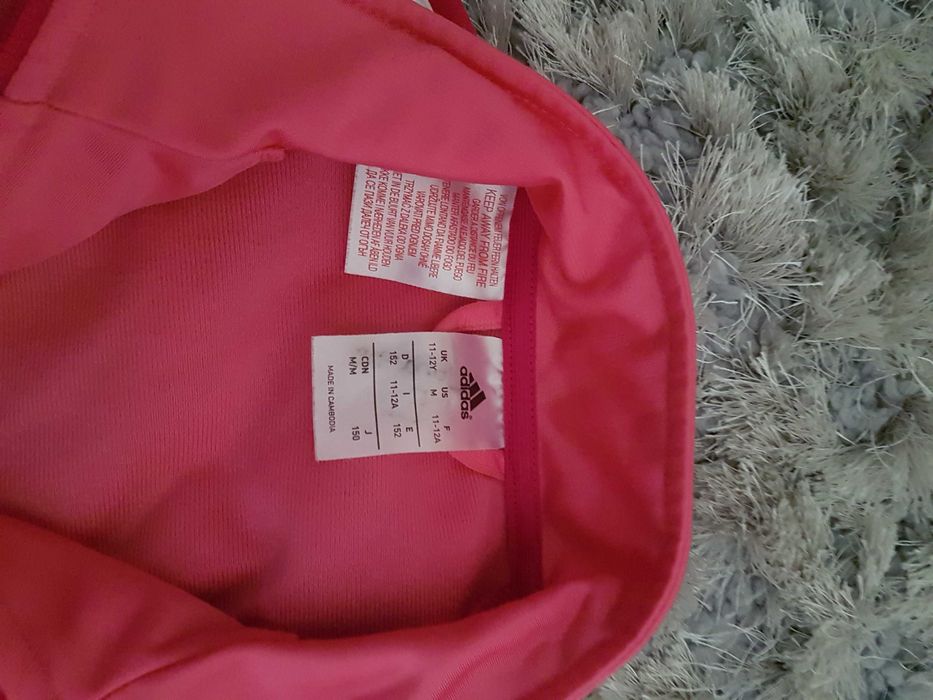 Анцунг ADIDAS размер S-М. Суичър Adidas за тинейджъри.