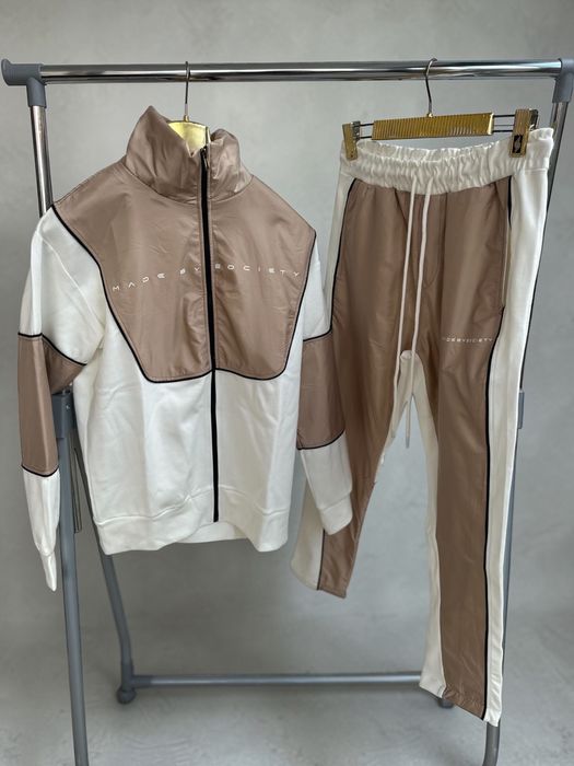 Trening Made By Society calitate premium