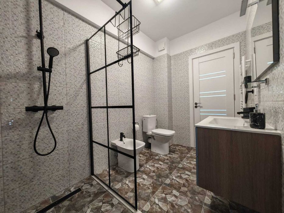 Prima inchiriere** Ap. 2 camere + parcare subterana Bdul Dem Radulescu, bloc nou, dotari premium, vedere lac