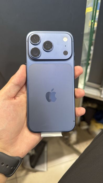 продам Айфон 17pro