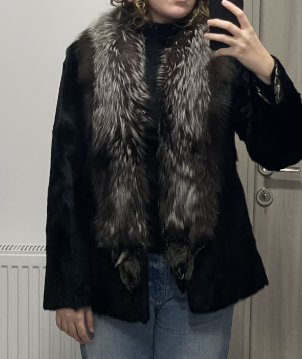 Haina de blana naturala cu guler din vulpe polara argintie