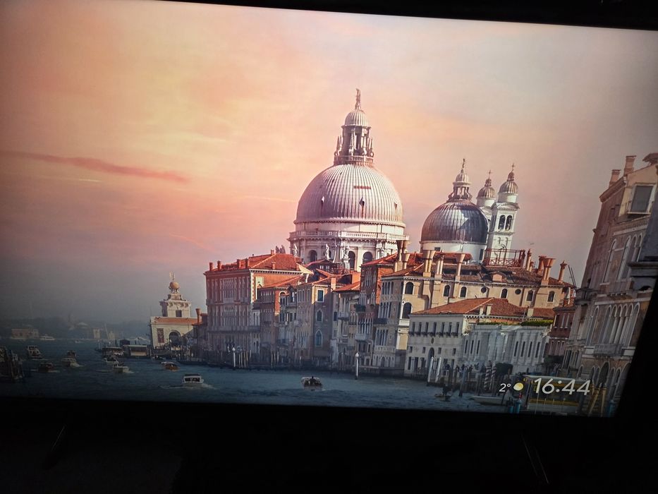 TCL 43" 4K QLED смарт телевизор (43C69B)