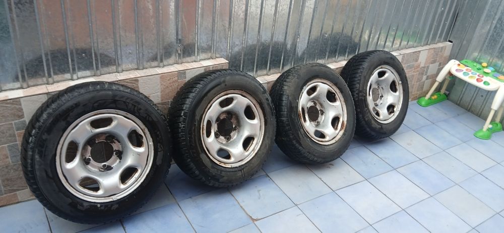 De Vânzare cauciucuri cu jante