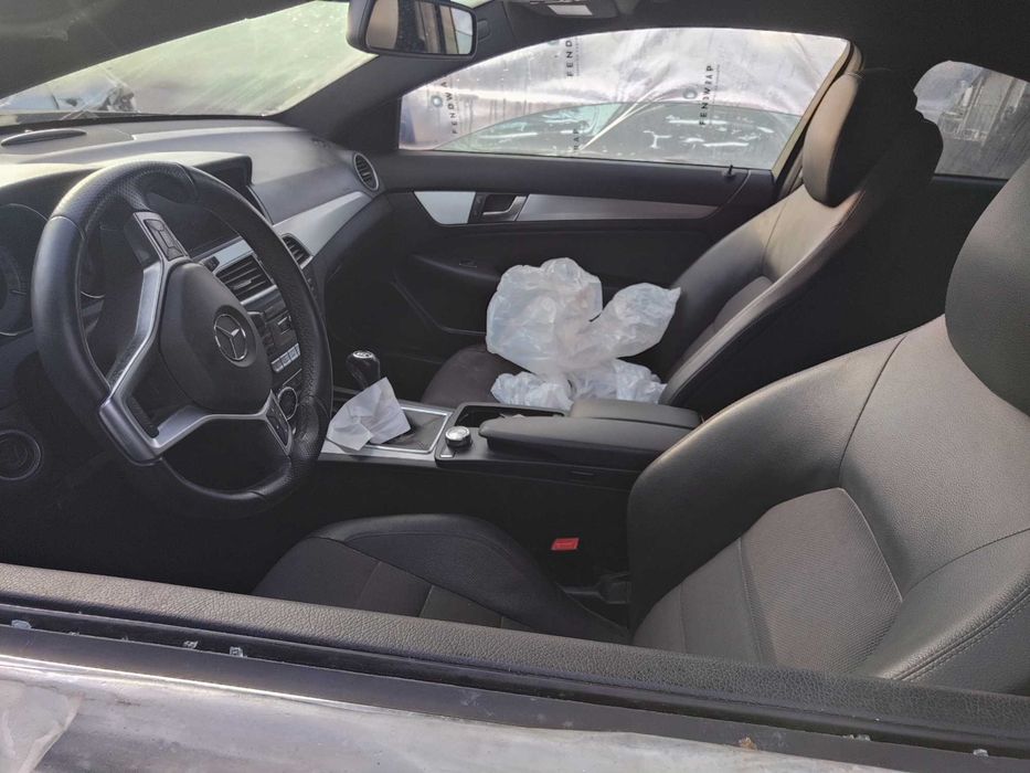 На Части Mercedes W204 Coupe C class 651 автомат 76000 на километраж