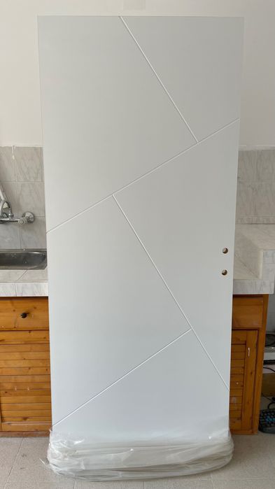 Интериорни нови врати