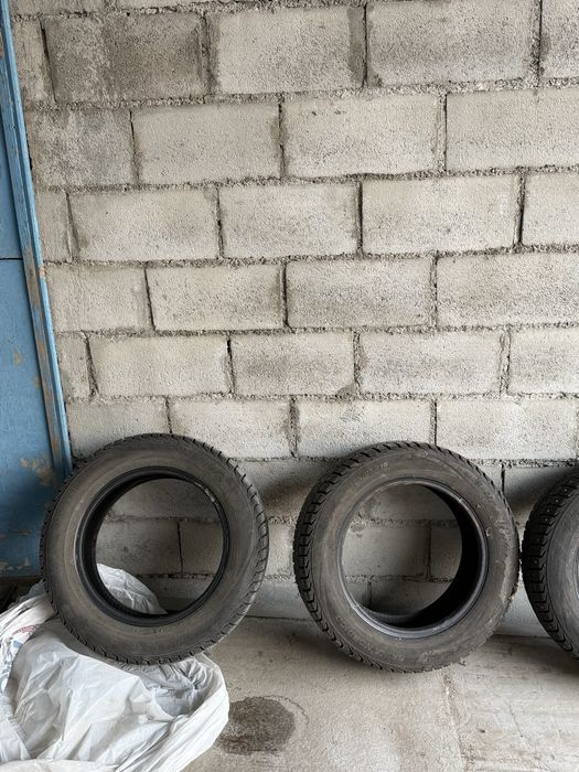 Продам Зимнюю резину
