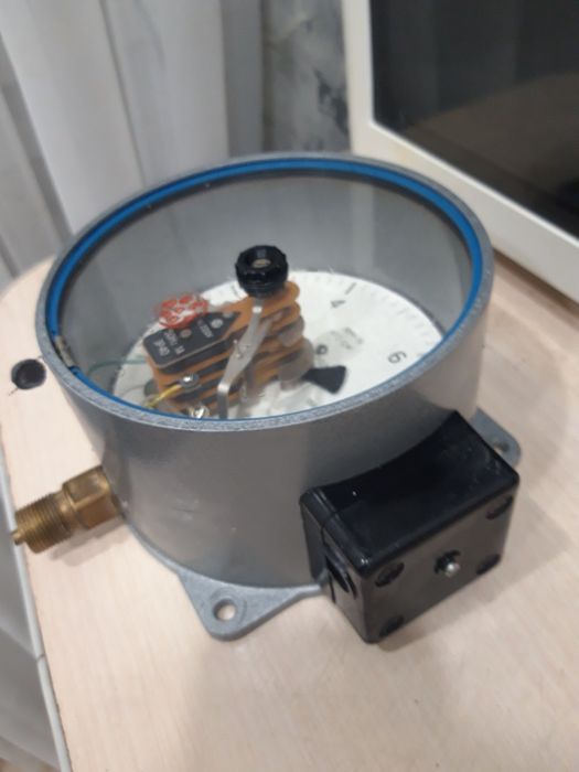 Продам Манометр ЭКМ-1У