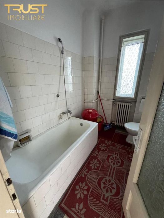 Casa cu 5 camere l 406 MP Teren l Garaj l Andrei Muresanu