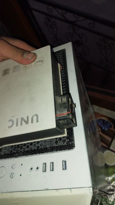 Proektor unic sotiladi