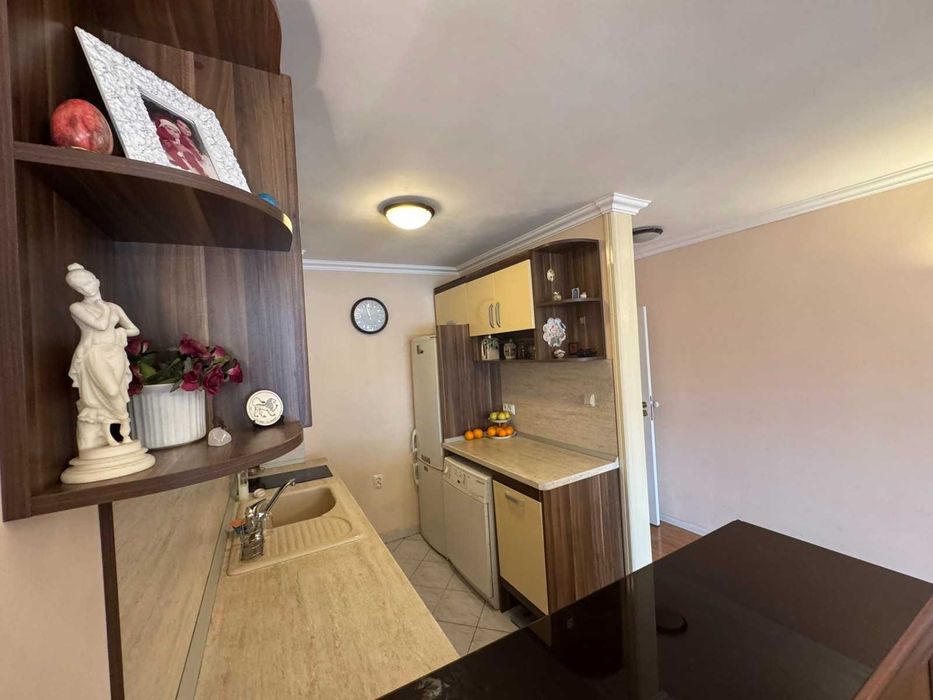 Продава се Тристаен апартамент в Бургас, Възраждане - 101 кв.м за 2278 €/кв.м - Снимка #6