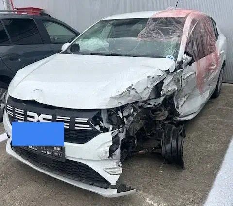 Dacia logan 2023 avariat ( BENZINA+GPL FABRICA)