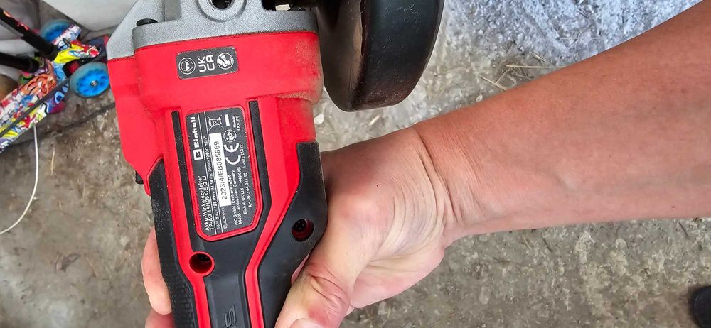 Einhell комплект: акумулаторна коса, ъглошлайф, 2 зарядви и 2 батерии