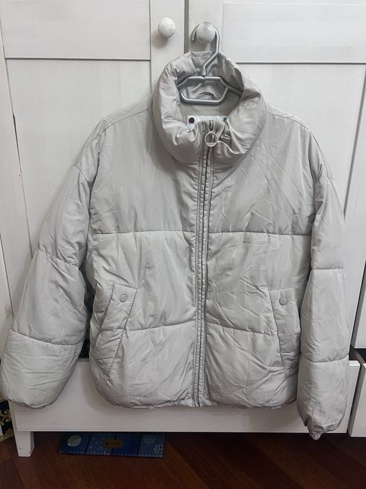 Продам куртки на девочку подростка