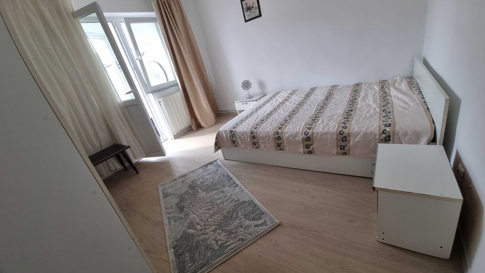Închiriez apartament cu 2 camere, situat în zona Nord a orașului, lângă Liceul Pedagogic
