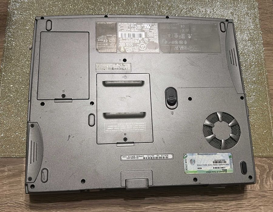 Laptop Dell Inspiron 5150 – Intel Pentium 4 - retro