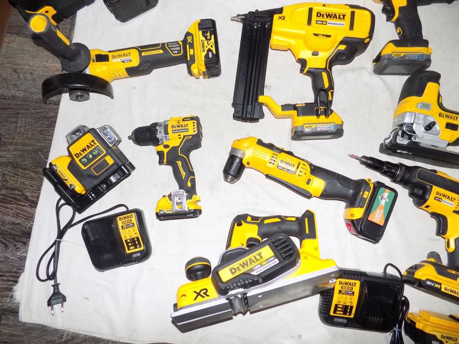 Pistol cuie DeWalt DCN 680 , Stihl MS 201 C , scule Bosch