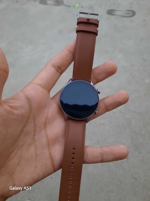 Smart soat premium holati ideal yangi karobka domument zaryadchik bor