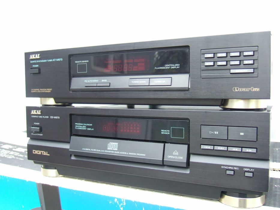 Akai . Doua Aparate Format Midi .