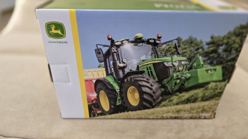 John Deere 6120M  - macheta tractor