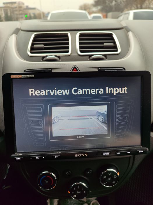 Magnitafon Sony XAV ax 8000