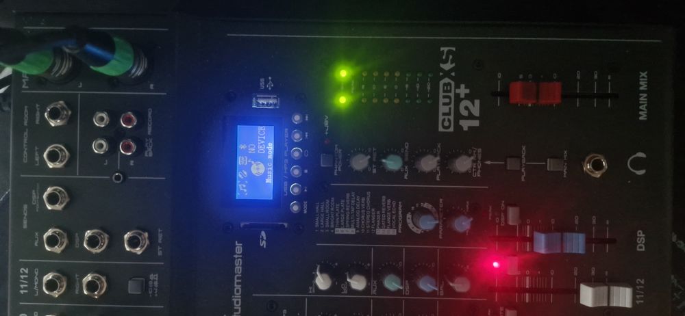 Vand mixer audio Studiomaster CLUB XS12+