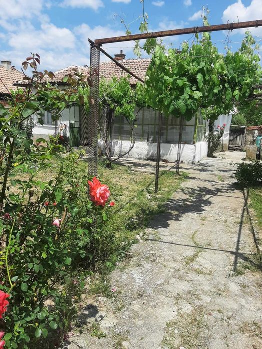 Продава се Къща в с. Горно Черковище, Област Стара Загора - 2 кв.м за 16575 €/кв.м - Снимка #1