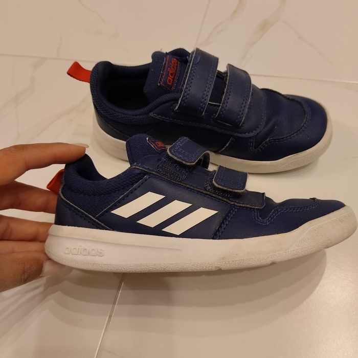 Оригинални маратонки Адидас, номер 27