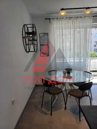 Дава се под наем Тристаен апартамент в Варна, Център - 60 кв.м за 561 € - Снимка #1