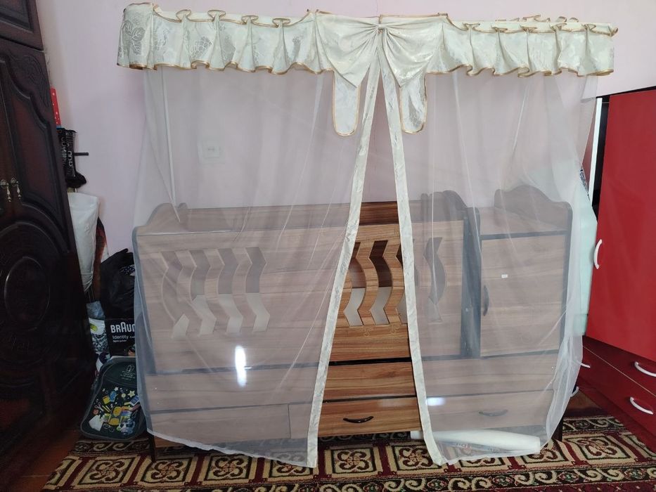 Detskiy kravat sotiladi