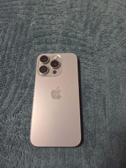 Iphon 15pro 128 titan