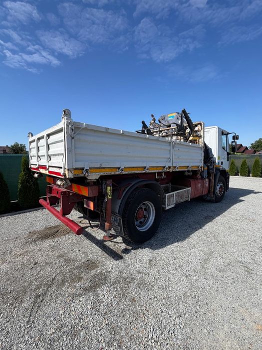 Camion basculabil cu macara 22 metri