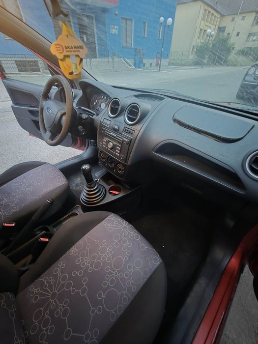 Ford fiesta 1.3 benzina anul 2008