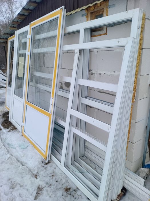 Пластиковые двери перегородки, б/у