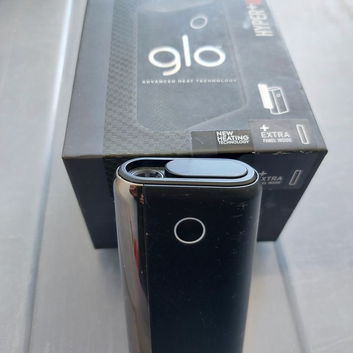 Glo™ Hyper+ este un dispozitiv de încălzire a tutunului care încălzește inductiv, în loc să ardă