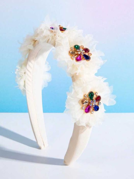 Диадеми с тюл и кристали, вдъхновени от Petite Fleur - няколко модела