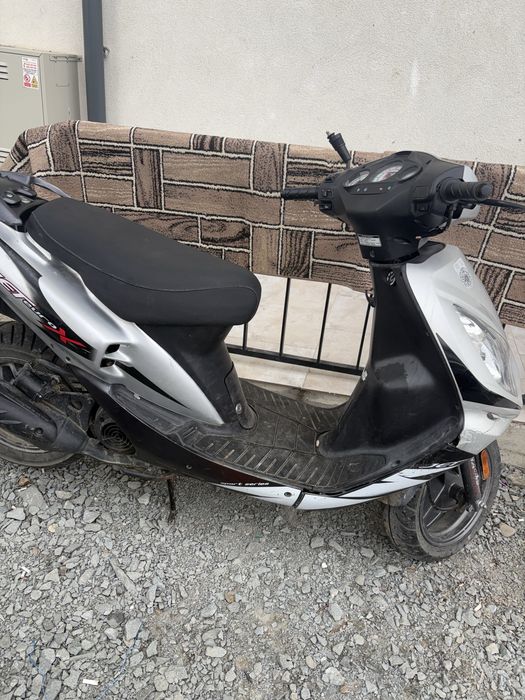 Vand scuter de 50
